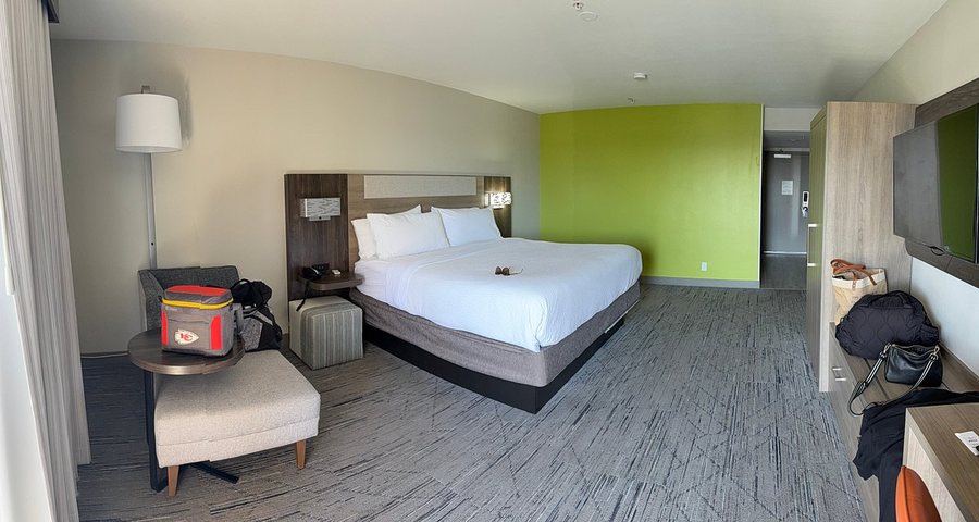 Holiday Inn Express Lompoc By IHG — Guest room