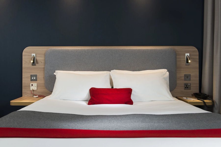 Holiday Inn Express London Excel By IHG — Guest room