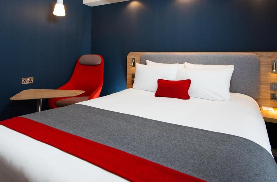 Holiday Inn Express London Hammersmith By IHG — Guest room