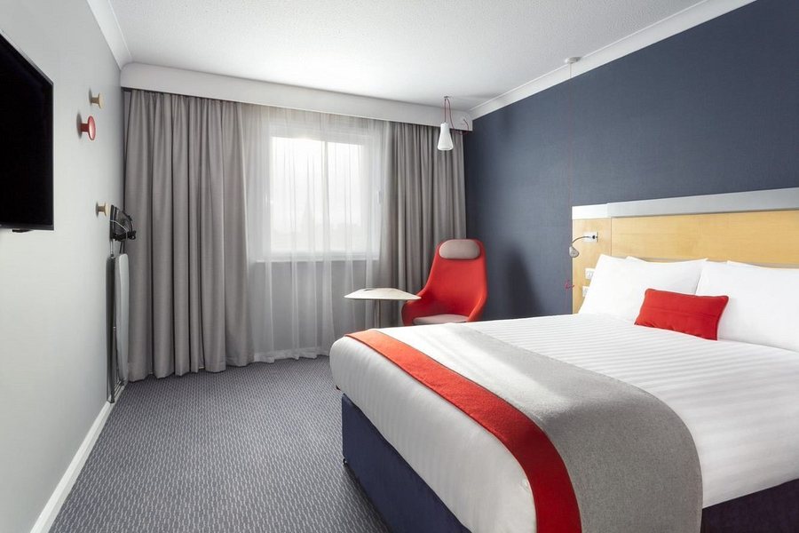 Holiday Inn Express London Royal Docks Docklands by IHG London England — Guest room