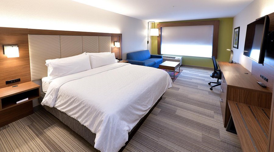 Holiday Inn Express Madison By IHG — Guest room