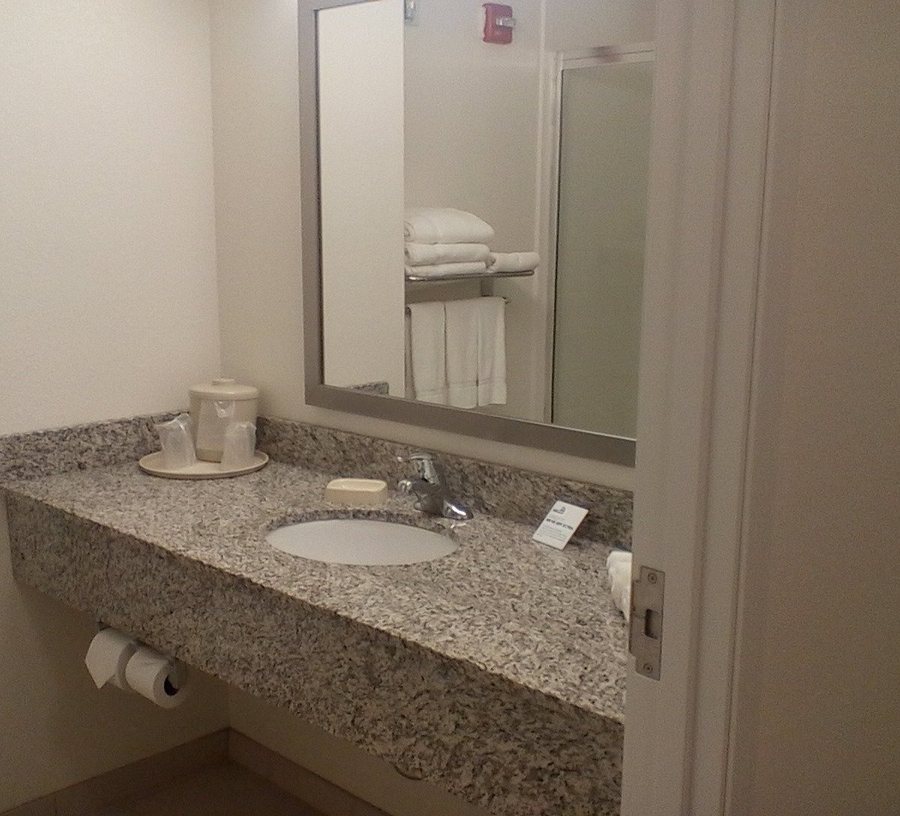 Holiday Inn Express Montgomery East I 85 By IHG — Bathroom
