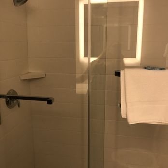 Holiday Inn Express Naples South I 75 By IHG — Bathroom