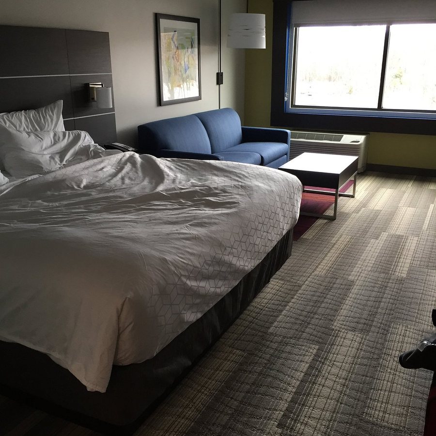 Holiday Inn Express Oneonta By IHG — Guest room