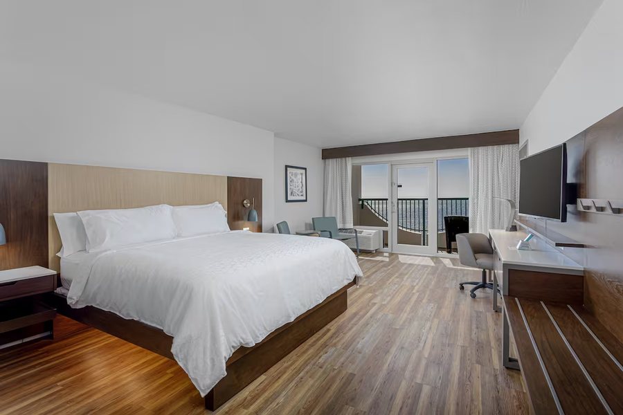 Holiday Inn Express Pensacola Beach By IHG — Guest room