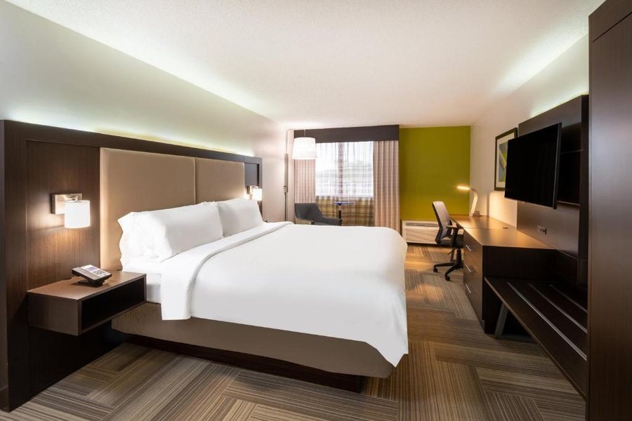 Holiday Inn Express Philadelphia Ne Bensalem By IHG — Guest room