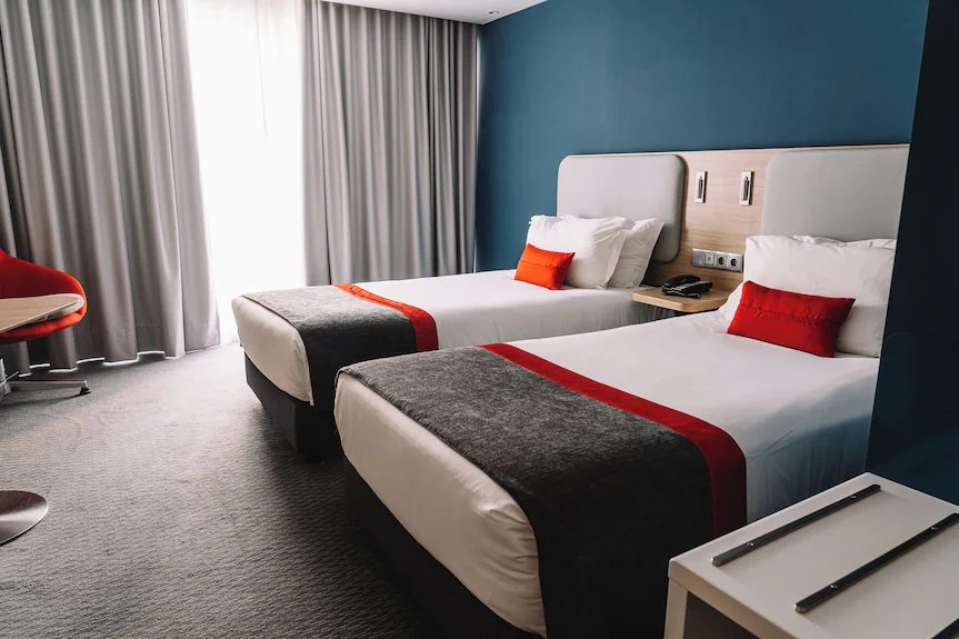 Holiday Inn Express Porto City Centre by IHG — Guest room