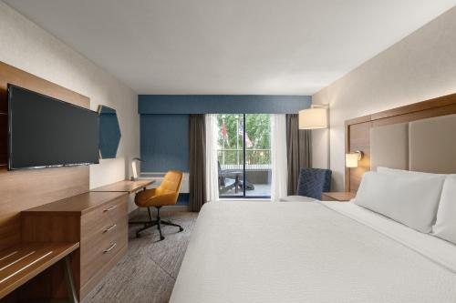 Holiday Inn Express Richmond Airport By IHG — Guest room