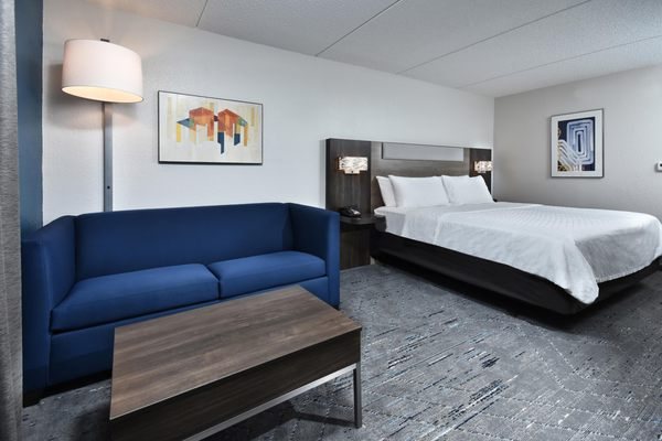 Holiday Inn Express Richmond I 64 Short Pump Area by IHG Richmond Virginia — Guest room