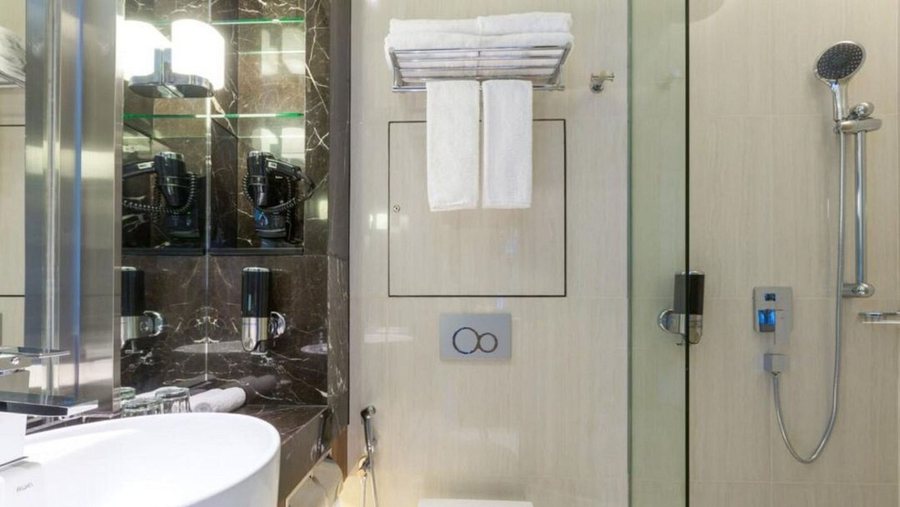 Holiday Inn Express Singapore Clarke Quay By IHG — Bathroom
