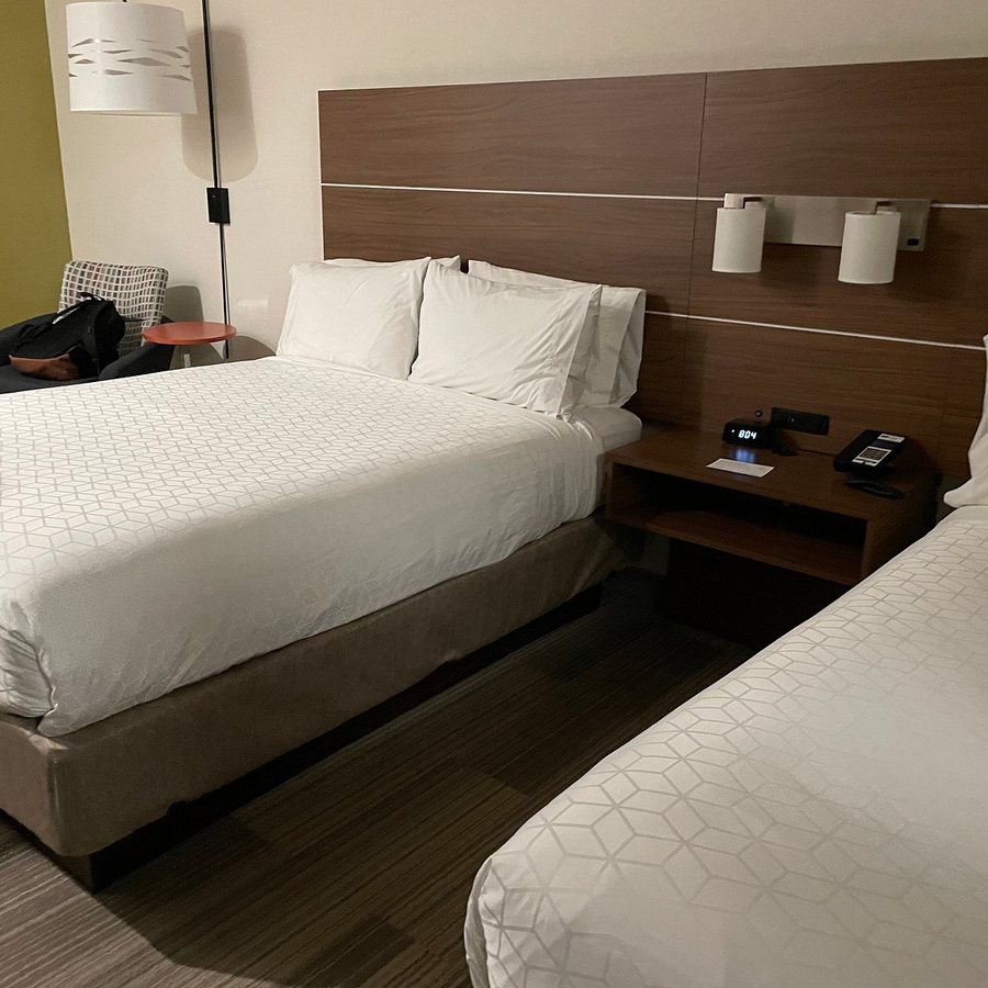 Holiday Inn Express Suites Albany By IHG — Guest room
