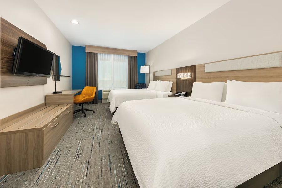 Holiday Inn Express Suites Amarillo by IHG — Guest room