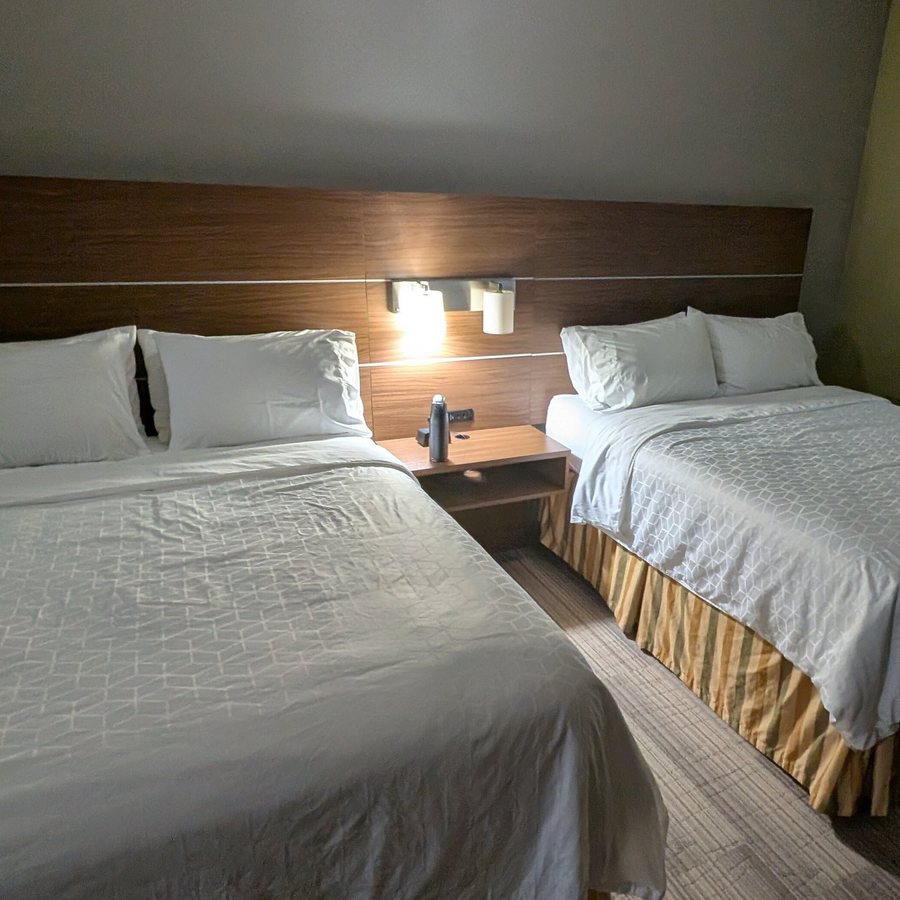 Holiday Inn Express Suites Amarillo East By IHG — Guest room