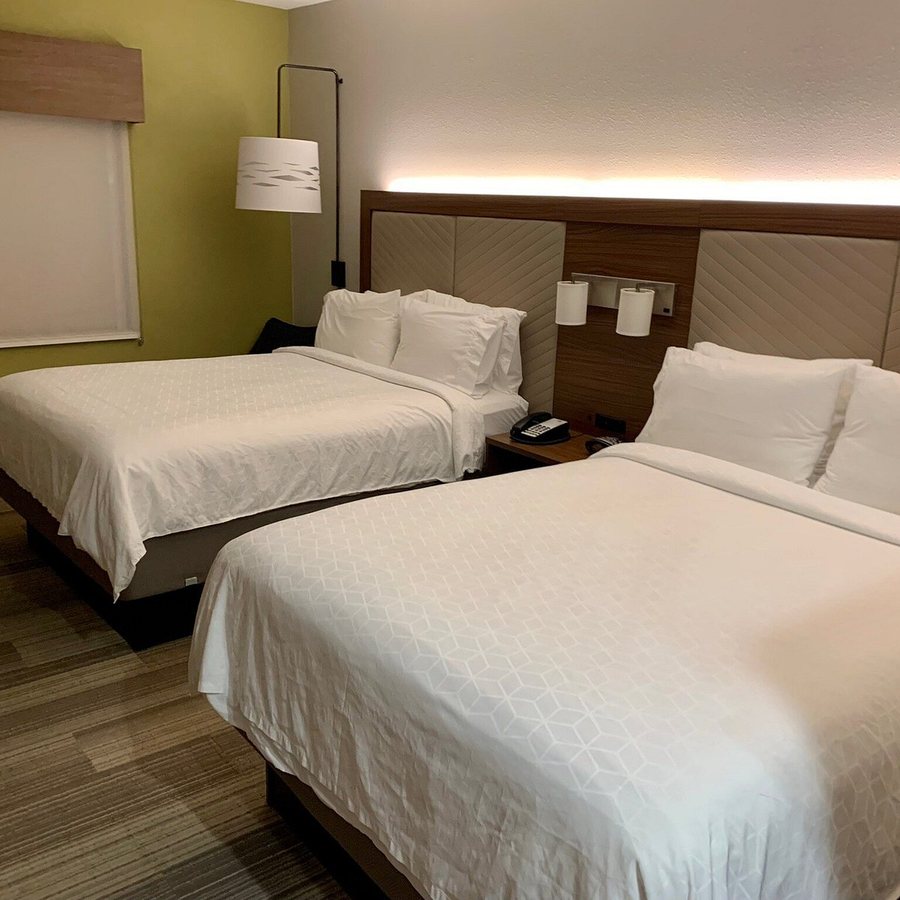 Holiday Inn Express Suites Amarillo South by IHG — Guest room