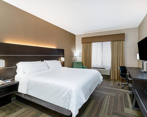 Holiday Inn Express Suites Ashland by IHG — Guest room