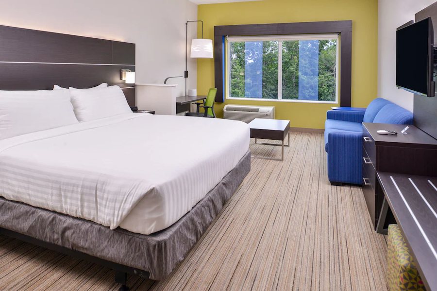 Holiday Inn Express Suites Bethlehem by IHG — Guest room