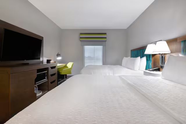 Holiday Inn Express Suites Bossier City By IHG — Guest room