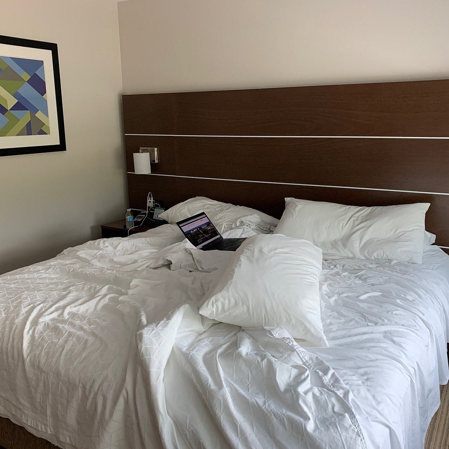 Holiday Inn Express Suites Bradenton West By IHG — Guest room