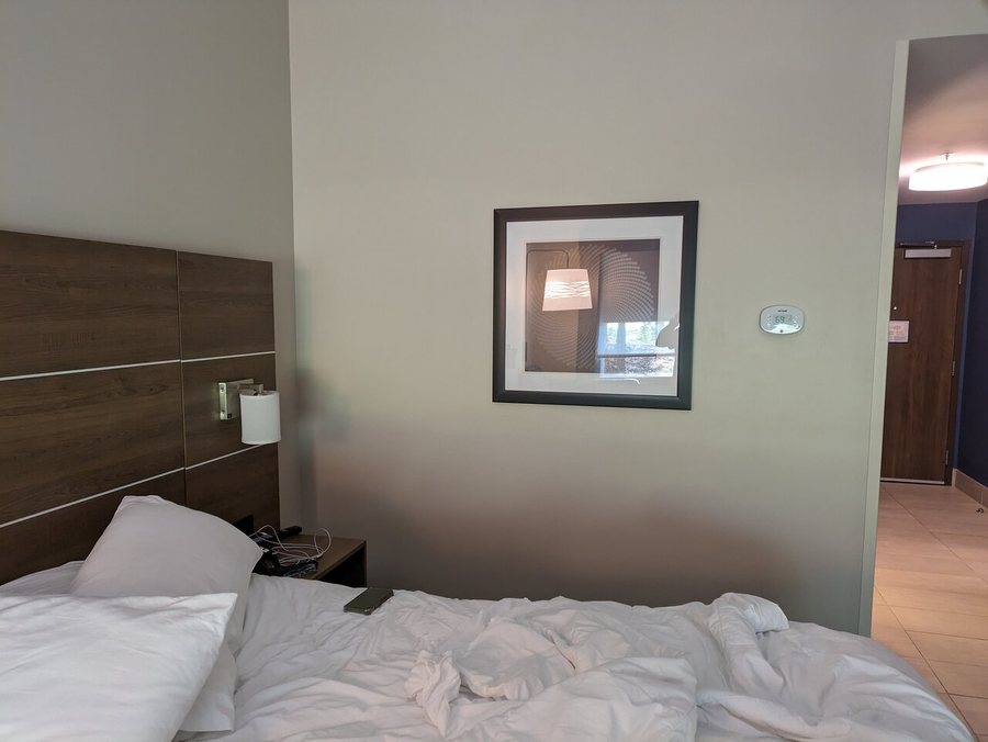 Holiday Inn Express Suites Charlotte Ballantyne By IHG — Guest room