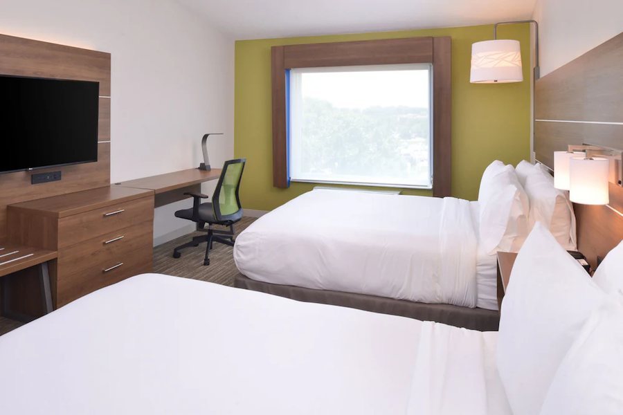 Holiday Inn Express Suites Cherry Hills by IHG — Guest room