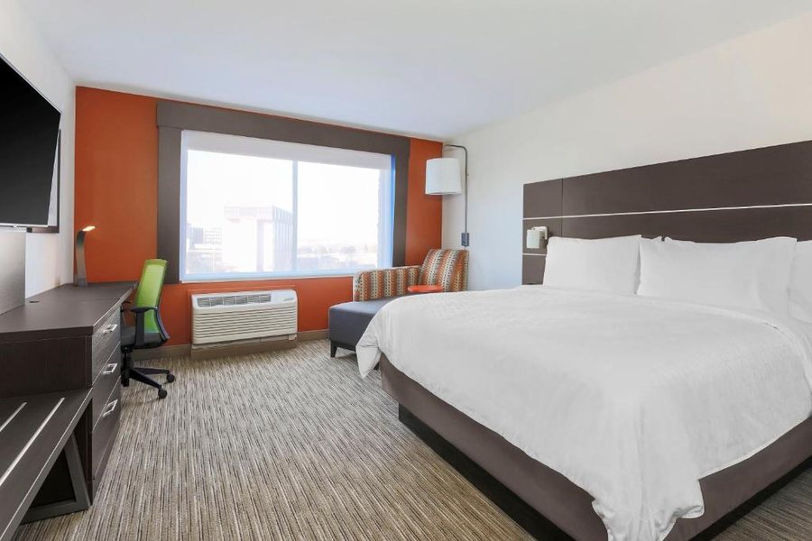 Holiday Inn Express Suites Chicago O hare Airport By IHG — Guest room