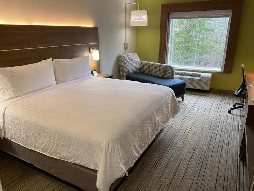 Holiday Inn Express Suites Columbia i 20 Clemson Rd By IHG — Guest room