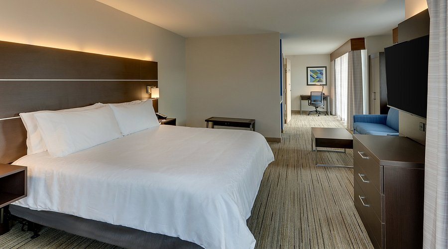 Holiday Inn Express Suites Corbin by IHG — Guest room