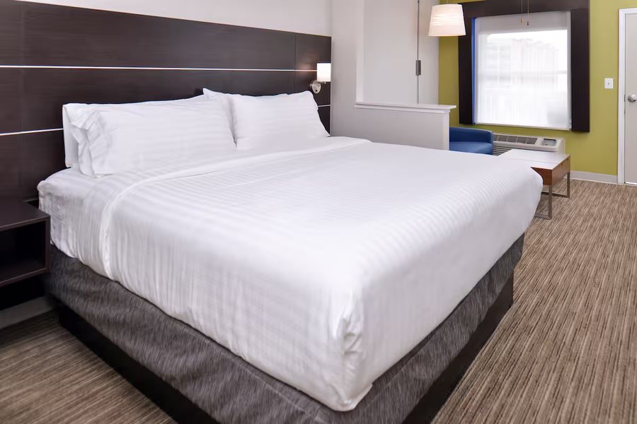 Holiday Inn Express Suites Corpus Christi Nw Calallen By IHG — Guest room