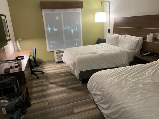 Holiday Inn Express Suites Dalton Market St By IHG — Guest room