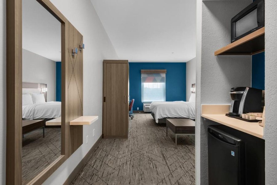 Holiday Inn Express Suites Destin E Commons Mall Area by IHG — Guest room