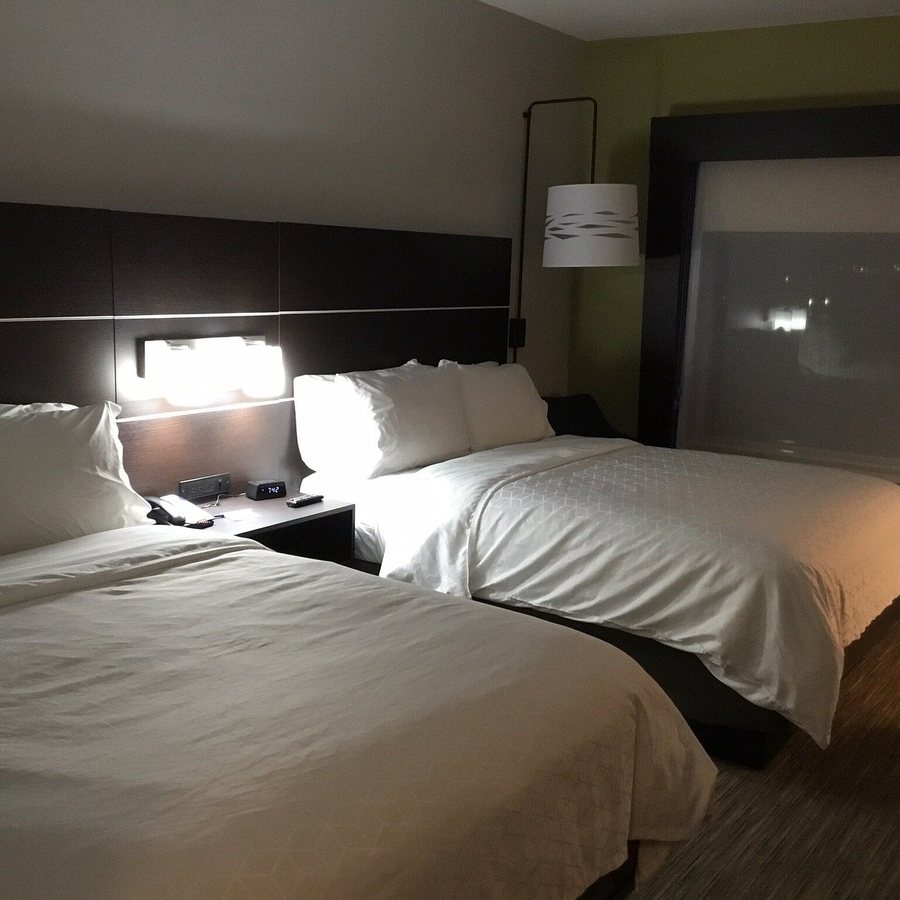Holiday Inn Express Suites El Paso North By IHG El Paso Texas — Guest room