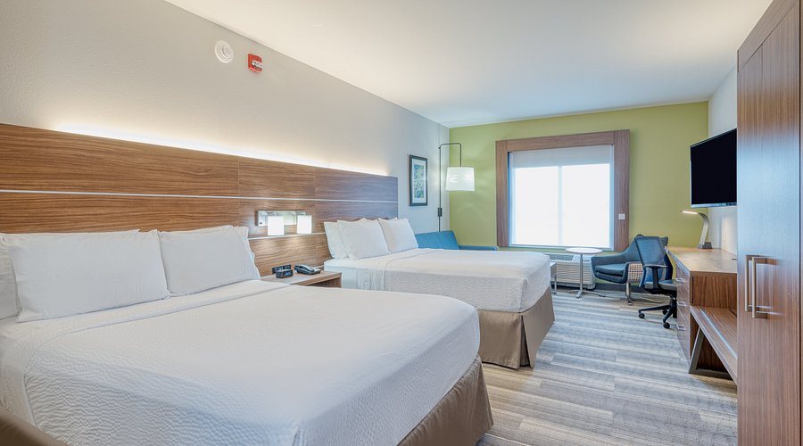 Holiday Inn Express Suites Festus South St Louis by IHG — Guest room