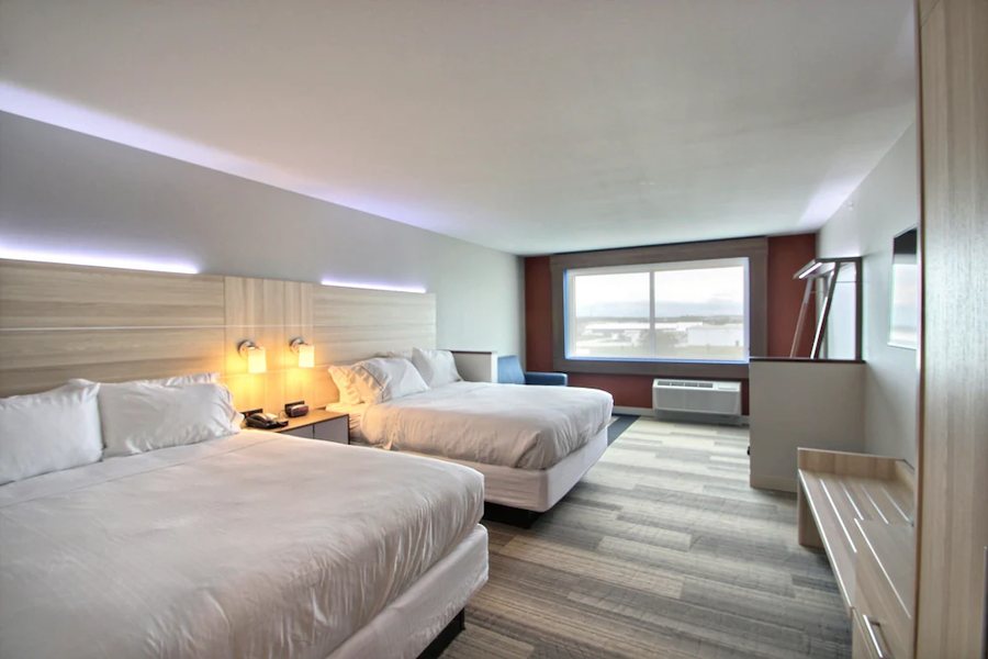 Holiday Inn Express Suites Fond Du Lac By IHG — Guest room