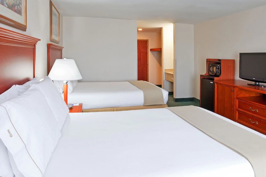 Holiday Inn Express Suites Frankenmuth By IHG — Guest room