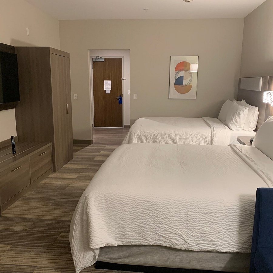 Holiday Inn Express Suites Glendive By IHG — Guest room