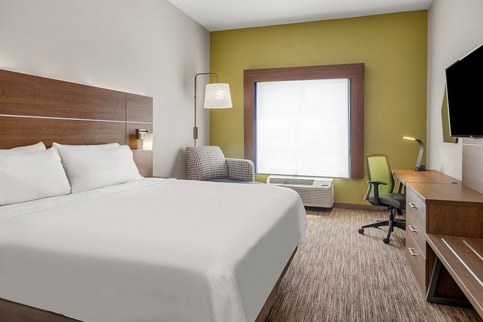 Holiday Inn Express Suites Graham by IHG — Guest room