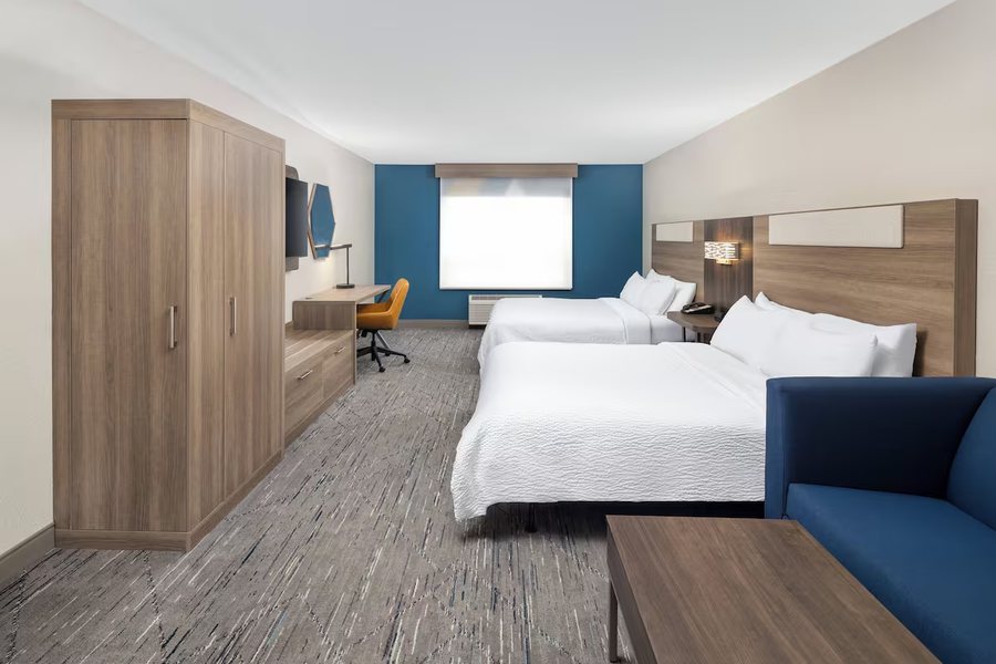 Holiday Inn Express Suites Green Bay East By IHG — Guest room