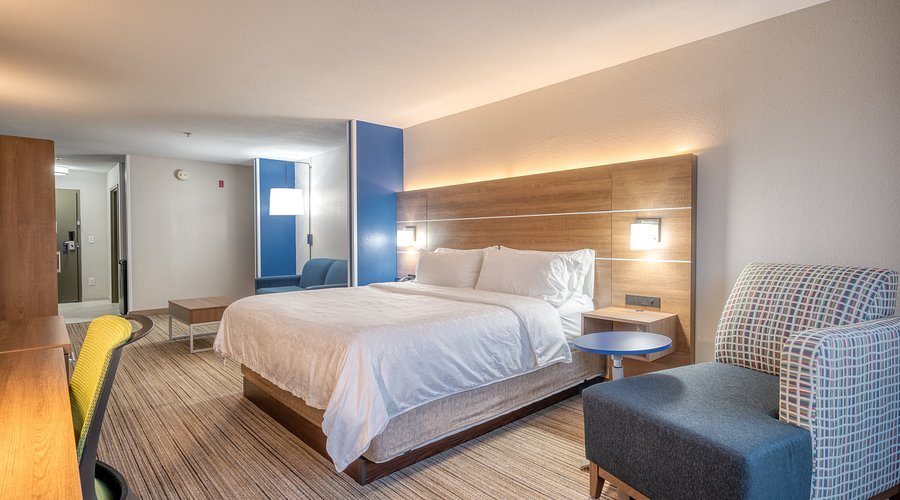 Holiday Inn Express Suites Greenville Taylors by IHG — Guest room