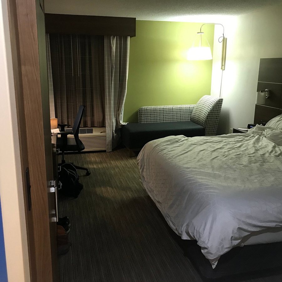 Holiday Inn Express Suites Harrison By IHG — Guest room