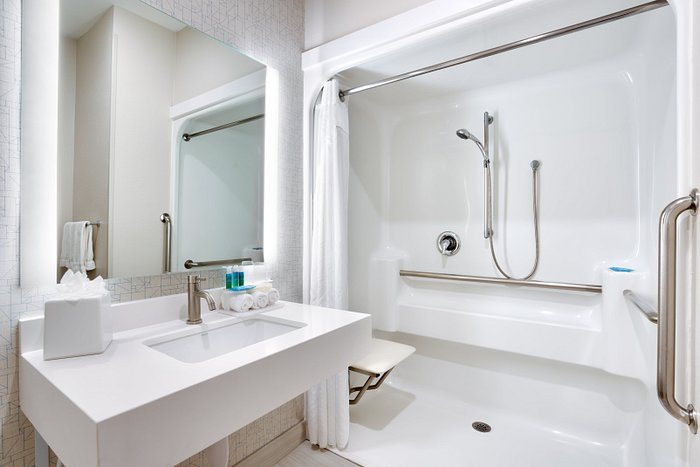Holiday Inn Express Suites Heber Springs By IHG — Bathroom