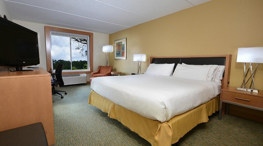 Holiday Inn Express Suites High Point South By IHG — Guest room