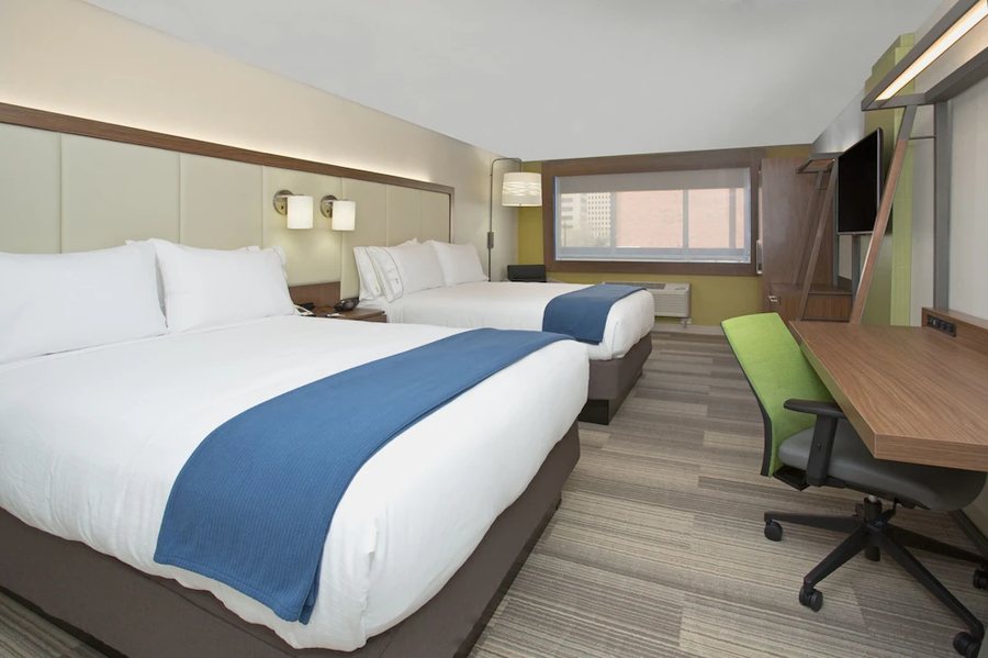 Holiday Inn Express Suites Houston Northwest Brookhollow by IHG — Guest room
