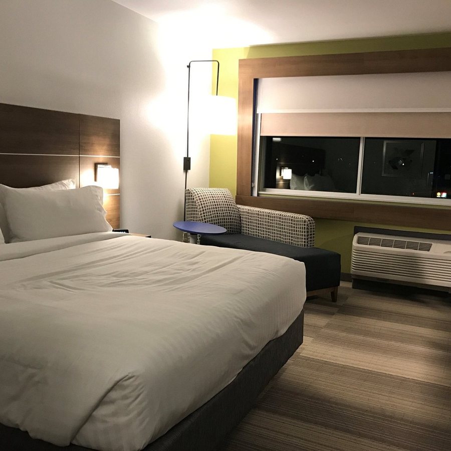 Holiday Inn Express Suites Houston Nw Hwy 290 Cypress By IHG — Guest room