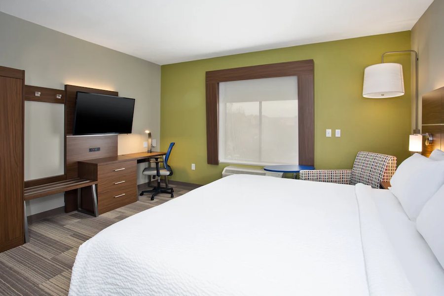 Holiday Inn Express Suites Houston West Katy by IHG — Guest room