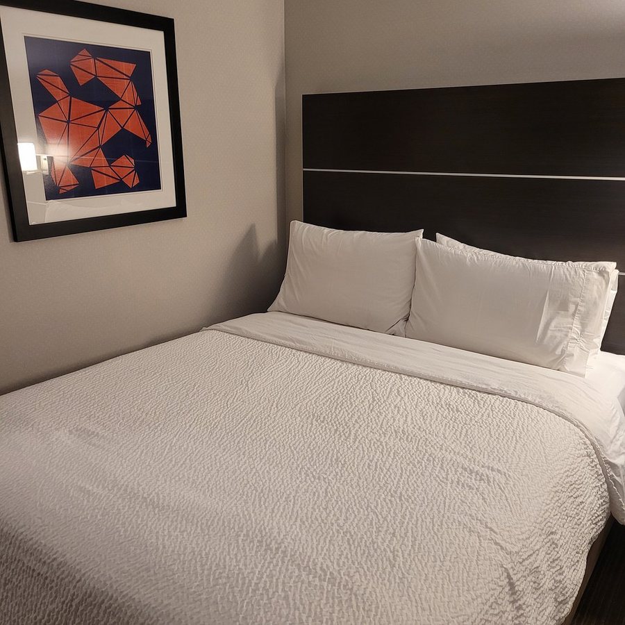 Holiday Inn Express Suites Indianapolis Northwest By IHG — Guest room