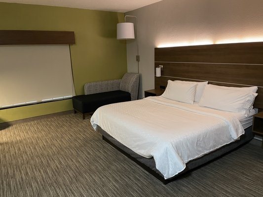 Holiday Inn Express Suites Irving Dfw Airport North By IHG — Guest room