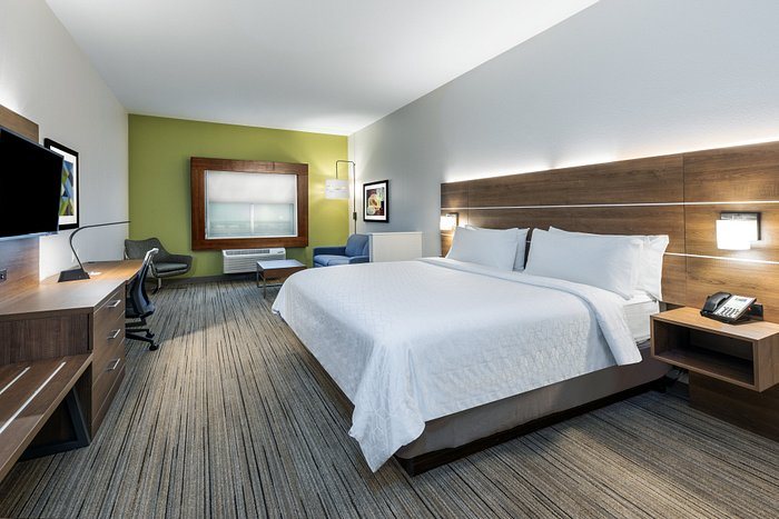 Holiday Inn Express Suites Junction City by IHG — Guest room