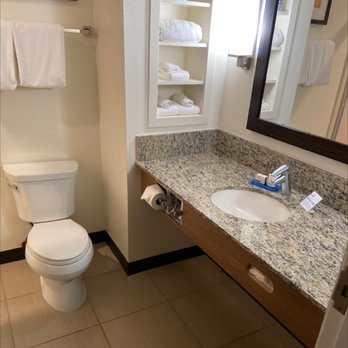 Holiday Inn Express Suites Kailua kona By IHG Kailua Kona Island of Hawaii Hawaii — Bathroom