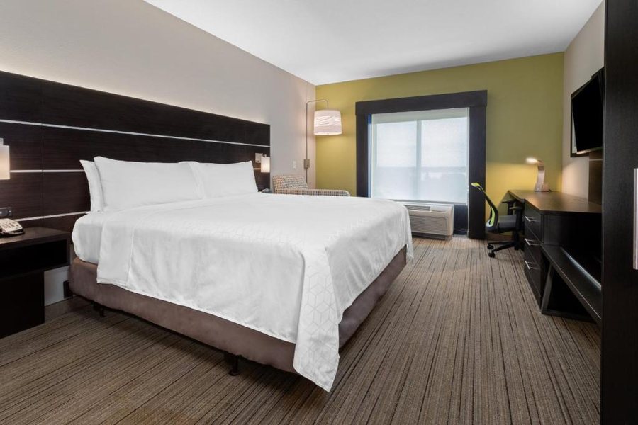 Holiday Inn Express Suites Lake Placid By IHG — Guest room