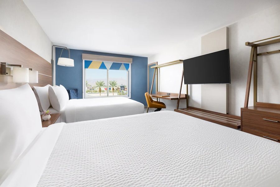 Holiday Inn Express Suites Las Vegas by IHG — Guest room